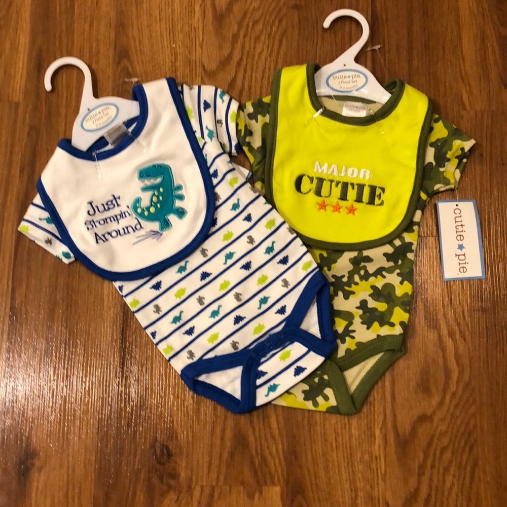 Set of two Onesies